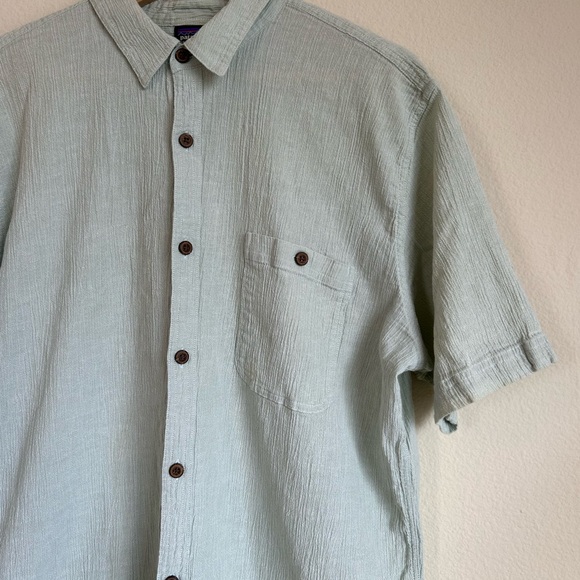 Patagonia Men’s Organic Textured Cotton Button Down Shirt - Picture 4 of 12